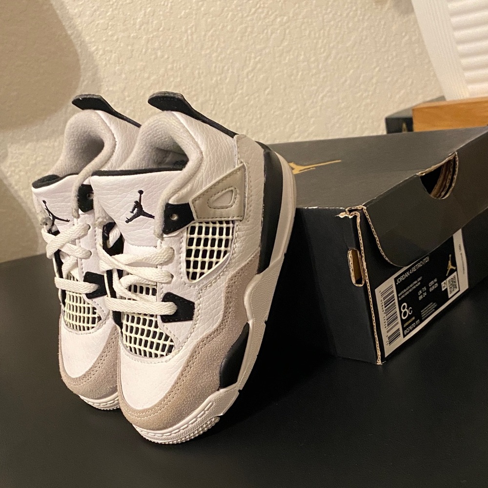 Jordan 4 military black